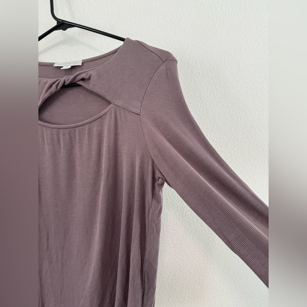 Allison Joy Grey Long Sleeve Twisted Cut Out Ribbed Long Sleeve Top Size Small - Picture 4 of 12